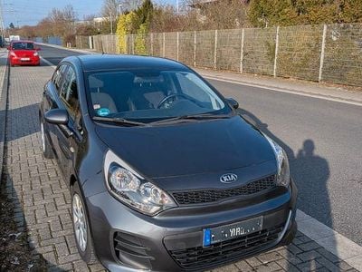 Gebraucht Kia Rio Edition 7 84 PS (61 kW) 2017 Grau Limousine