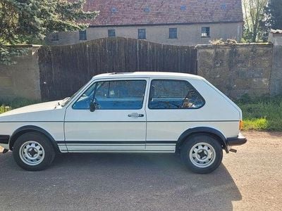 Begagnad VW Golf I GTI 110 HK (80 kW) 1980 Vit Halvkombi