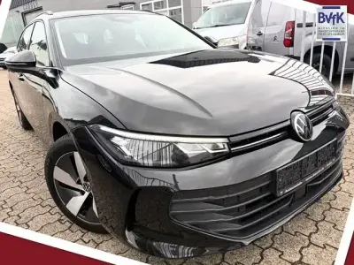 Gebraucht VW Passat 150 PS (110 kW) 2025 Schwarz Kombi
