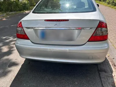 Gebraucht Mercedes E200 Classic 184 PS (135 kW) 2007 Silber Limousine