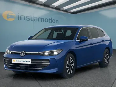 Gebraucht VW Passat 122 PS (89 kW) 2025 Blau Kombi