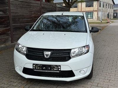 Gebraucht Dacia Sandero 75 PS (55 kW) 2015 Weiß Limousine