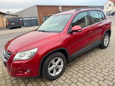 Gebraucht VW Tiguan Trendline 150 PS (110 kW) 2008 Rot SUV