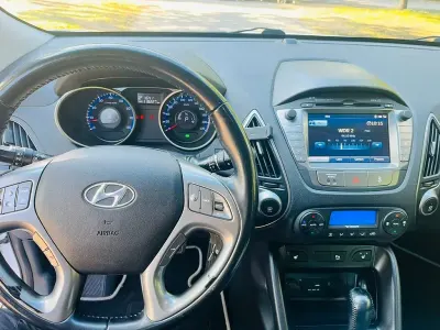 Gebraucht Hyundai ix35 Trend 166 PS (122 kW) 2015 Weiß SUV