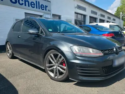 Gebraucht VW Golf VII GTI 220 PS (161 kW) 2014 Grau Limousine