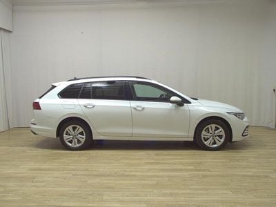 Gebraucht VW Golf VIII Life 150 PS (110 kW) 2022 Weiss Limousine