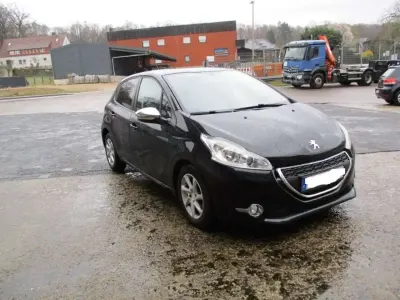 Gebraucht Peugeot 208 92 PS (67 kW) 2013 Schwarz Kleinwagen