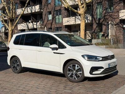 Gebraucht VW Touran Highline 150 PS (110 kW) 2020 Weiß Van / Kleinbus