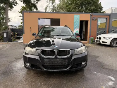 Gebraucht BMW 320 Sport Line 177 PS (130 kW) 2009 Schwarz Kombi