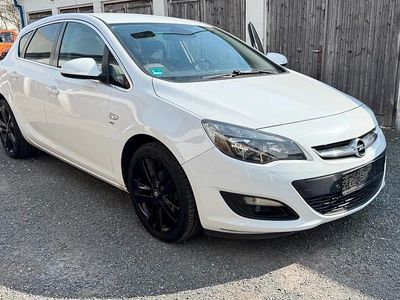 Gebraucht Opel Astra 140 PS (102 kW) 2014 Weiß Limousine