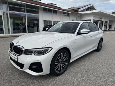 BMW 330e