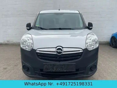 Gebraucht Opel Combo 105 PS (77 kW) 2018 Silber Van / Kleinbus