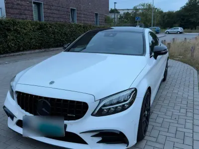 Gebraucht Mercedes 220 AMG line 195 PS (143 kW) 2019 Weiß Coupé