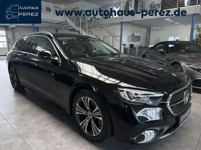 Gebraucht Mercedes E200 Avantgarde 227 PS (166 kW) 2024 Schwarz Kombi