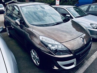 Braun Gebraucht 2009 Renault Scénic III Van / Kleinbus | 4.500 € (Etwas zu teuer)