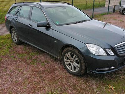 Mercedes E200