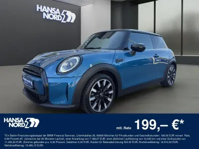 Używany Mini Cooper Classic 136 KM (100 kW) 2021 Niebieski Hatchback
