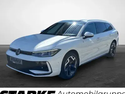 Nowe VW Passat R-line 150 KM (110 kW) 2026 Biały Kombi
