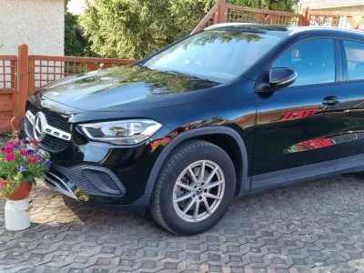 Second-hand Mercedes E250 218 CP (160 kW) 2022 Negru SUV