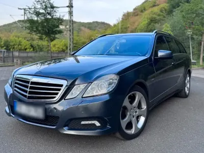 Gebraucht Mercedes E200 Avantgarde 184 PS (135 kW) 2010 Grau Kombi
