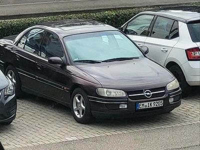 Rot Gebraucht 1995 Opel Omega Limousine | 3.500 €