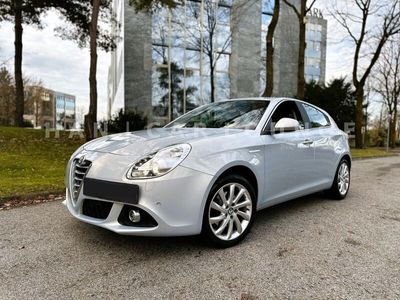 gebraucht Alfa Romeo Giulietta Turismo*LEDER*XENON*PDC*AUTOMATIK*TEMP