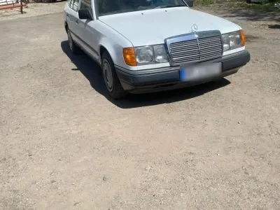 Gebraucht Mercedes 200 1987 Weiß Limousine