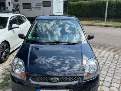 Gebraucht Ford Fiesta Ambiente 60 PS (44 kW) 2006 Blau Kleinwagen