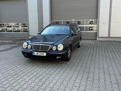 Mercedes E280