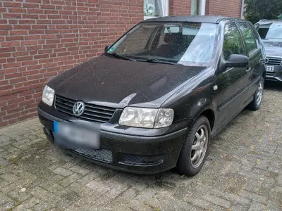 Gebraucht VW Polo 60 PS (44 kW) 2001 Schwarz Kleinwagen