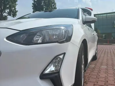 Gebraucht Ford Focus 120 PS (88 kW) 2019 Weiß Kombi