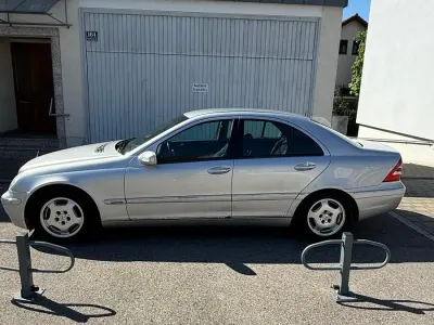 Gebraucht Mercedes C220 142 PS (104 kW) 2001 Silber Limousine