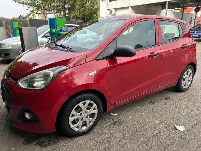 Gebraucht Hyundai i10 67 PS (49 kW) 2015 Rot Kleinwagen