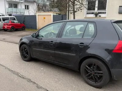 Brugt VW Golf V 90 HK (66 kW) 2004 Sort Hatchback
