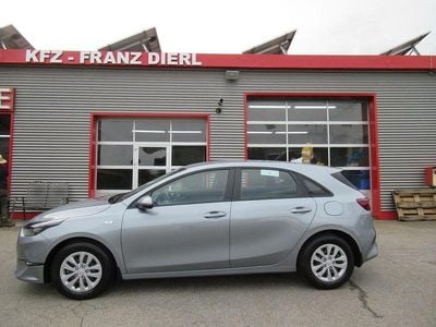 Silber Neu 2025 Kia Ceed Kleinwagen | 22.990 € (Guter Preis)