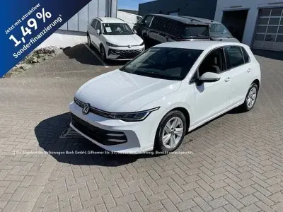 Gebraucht VW Golf VIII R 116 PS (85 kW) 2025 Pure white Limousine