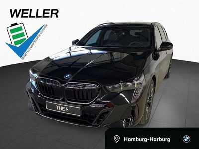 Neu BMW 550e Comfort Edition 489 PS (359 kW) 2026 Black sapphire (schwarz) Kombi
