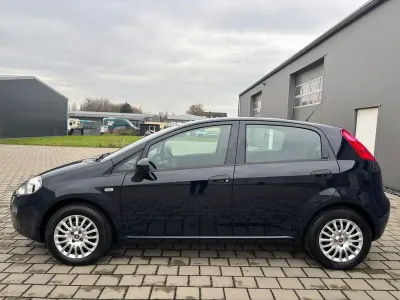 Begagnad Fiat Punto 69 HK (50 kW) 2017 Blå Halvkombi