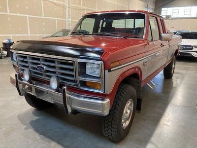 Usata Ford V8 XLT 1985 Rosso SUV