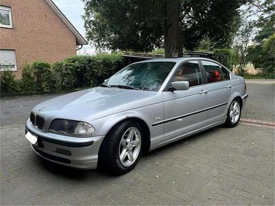 BMW 323