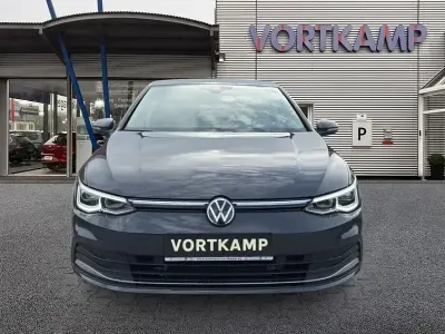 Gebraucht VW Golf VIII Style 150 PS (110 kW) 2023 Uranograu Limousine
