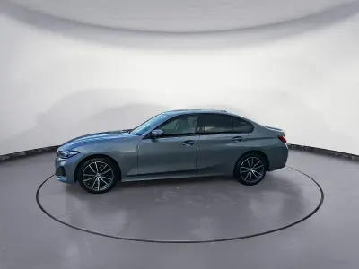 Gebraucht BMW 318 Sport Line 150 PS (110 kW) 2023 Grau Limousine