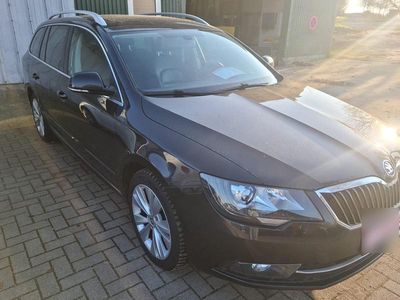 Gebraucht Skoda Superb 140 PS (102 kW) 2014 Schwarz Kombi