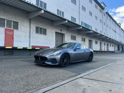 Gebraucht Maserati Granturismo 460 PS (338 kW) 2018 Grau Coupé