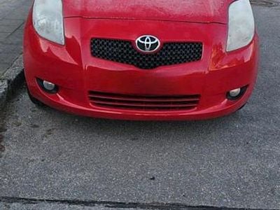 Usado Toyota Yaris 87 HP (63 kW) 2008 Vermelho Citadino