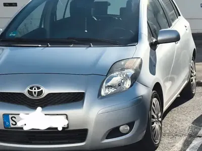 Gebraucht Toyota Yaris Life 99 PS (72 kW) 2011 Silber Kleinwagen
