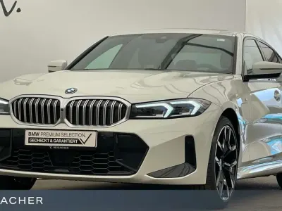 Gebraucht BMW 330e M Sport 292 PS (214 kW) 2025 Alpinweiß uni Limousine