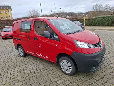 Gebraucht Nissan NV200 Comfort 110 PS (80 kW) 2016 Rot Van / Kleinbus