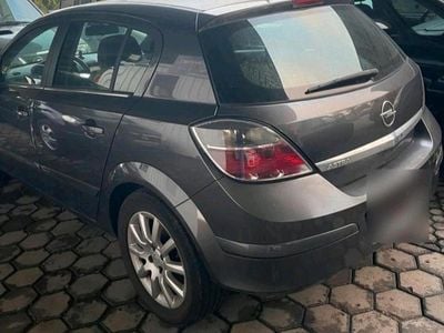 Second-hand Opel Astra 90 CP (66 kW) 2009 Gri Hatchback