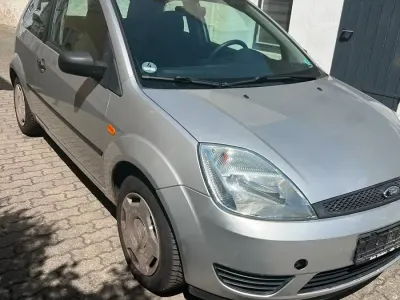 Gebraucht Ford Fiesta 60 PS (44 kW) 2004 Silber Kleinwagen